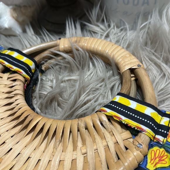 Gorgeous Summer Bag-Cloth Exterior/ Round Bamboo Woven Handles-Arm/Hand Carry - Picture 5 of 16